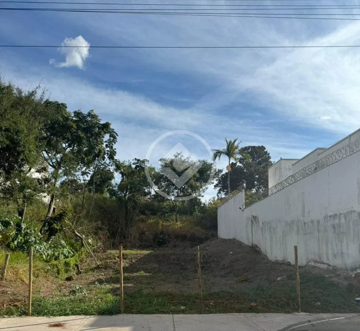 Imagem 1 - Terreno em Jardim Karaíba, Uberlândia - MG