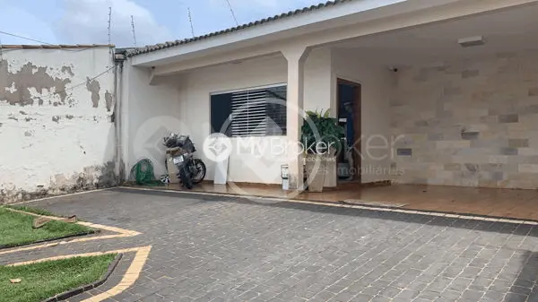 Imagem 1 - Casa em BRASIL, Uberlândia - MG