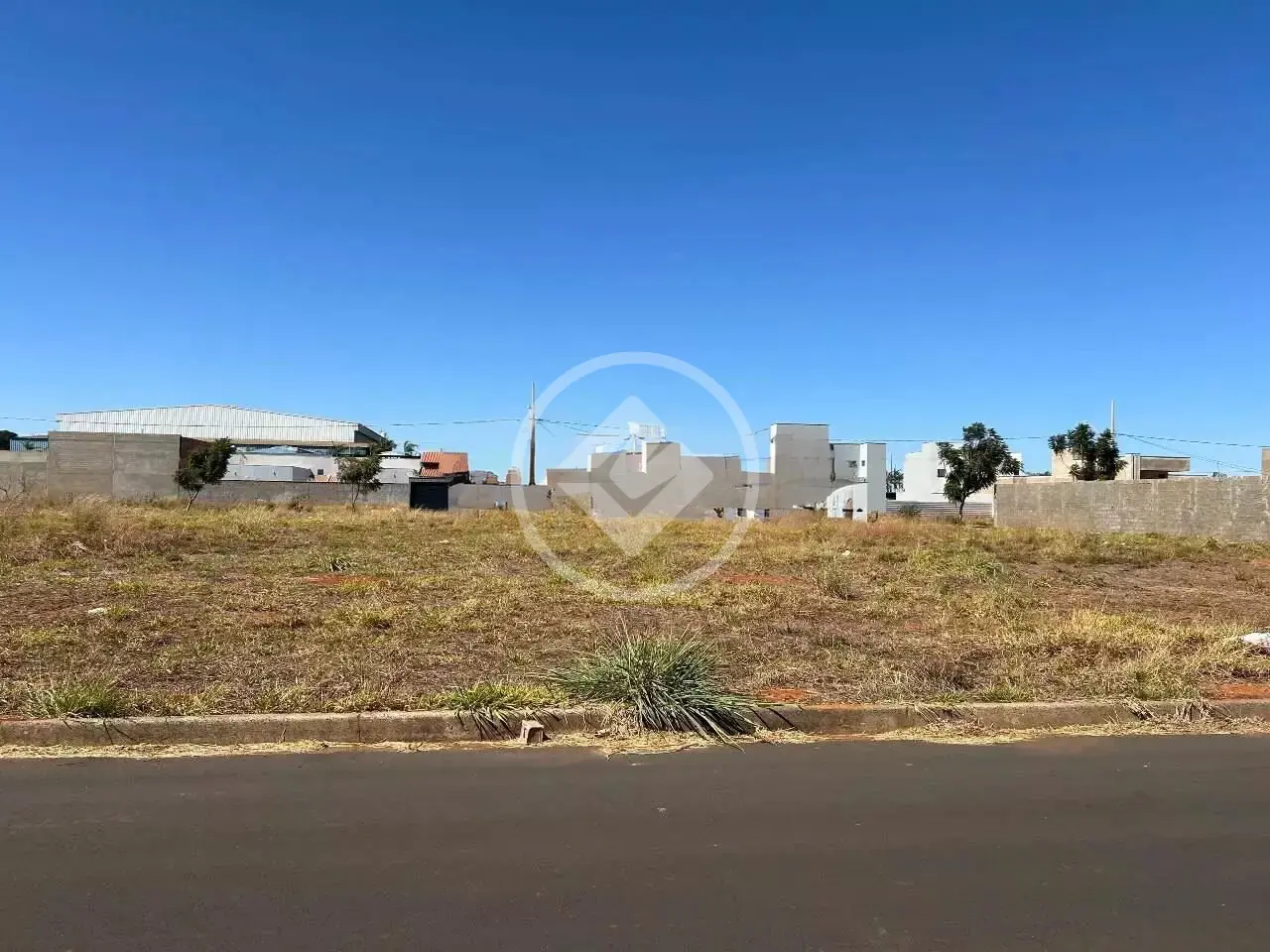 Imagem 1 - Terreno em Novo Mundo, Uberlândia - MG