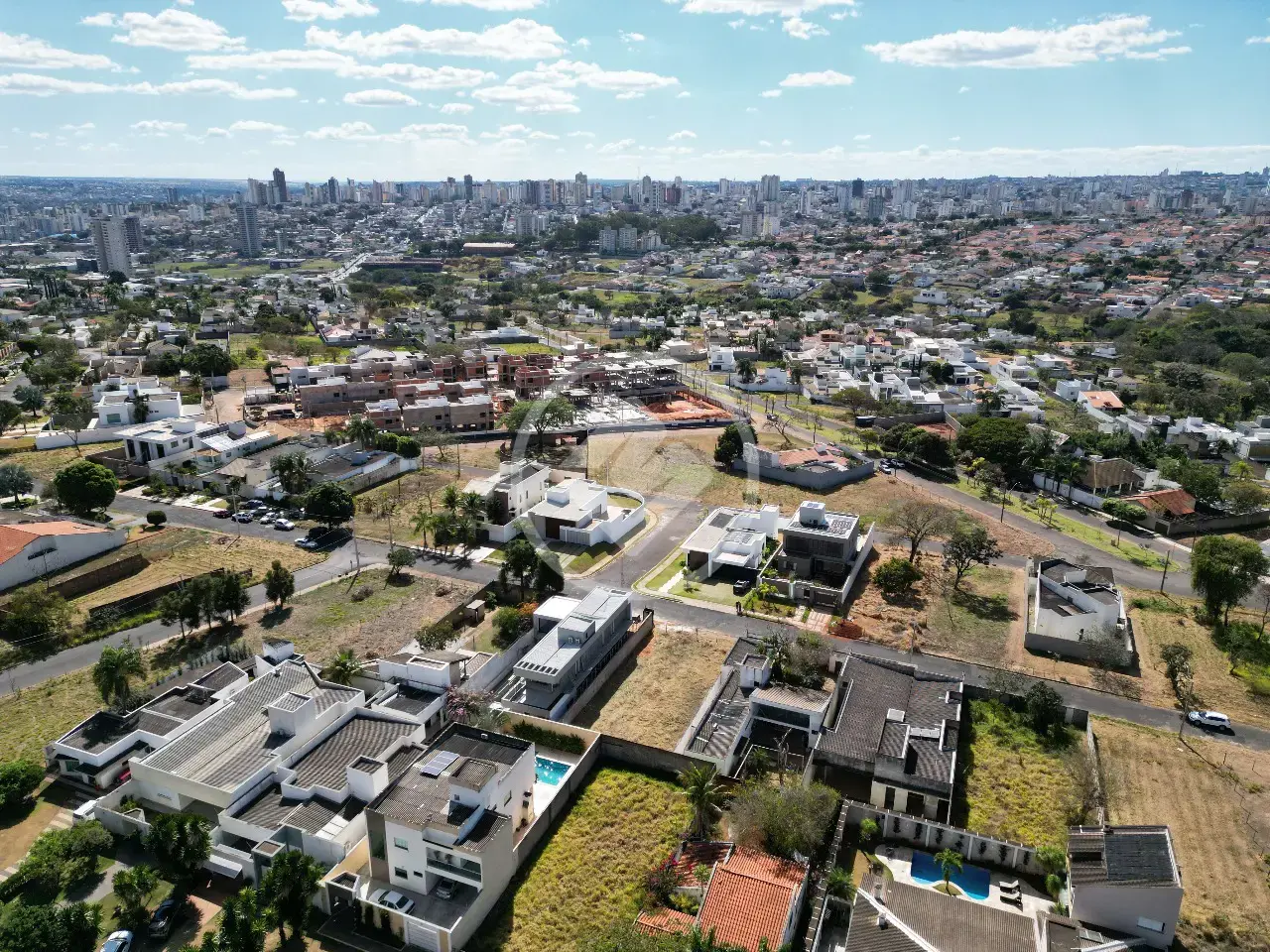 Imagem 1 - Terreno em Jardim Karaíba, Uberlândia - MG