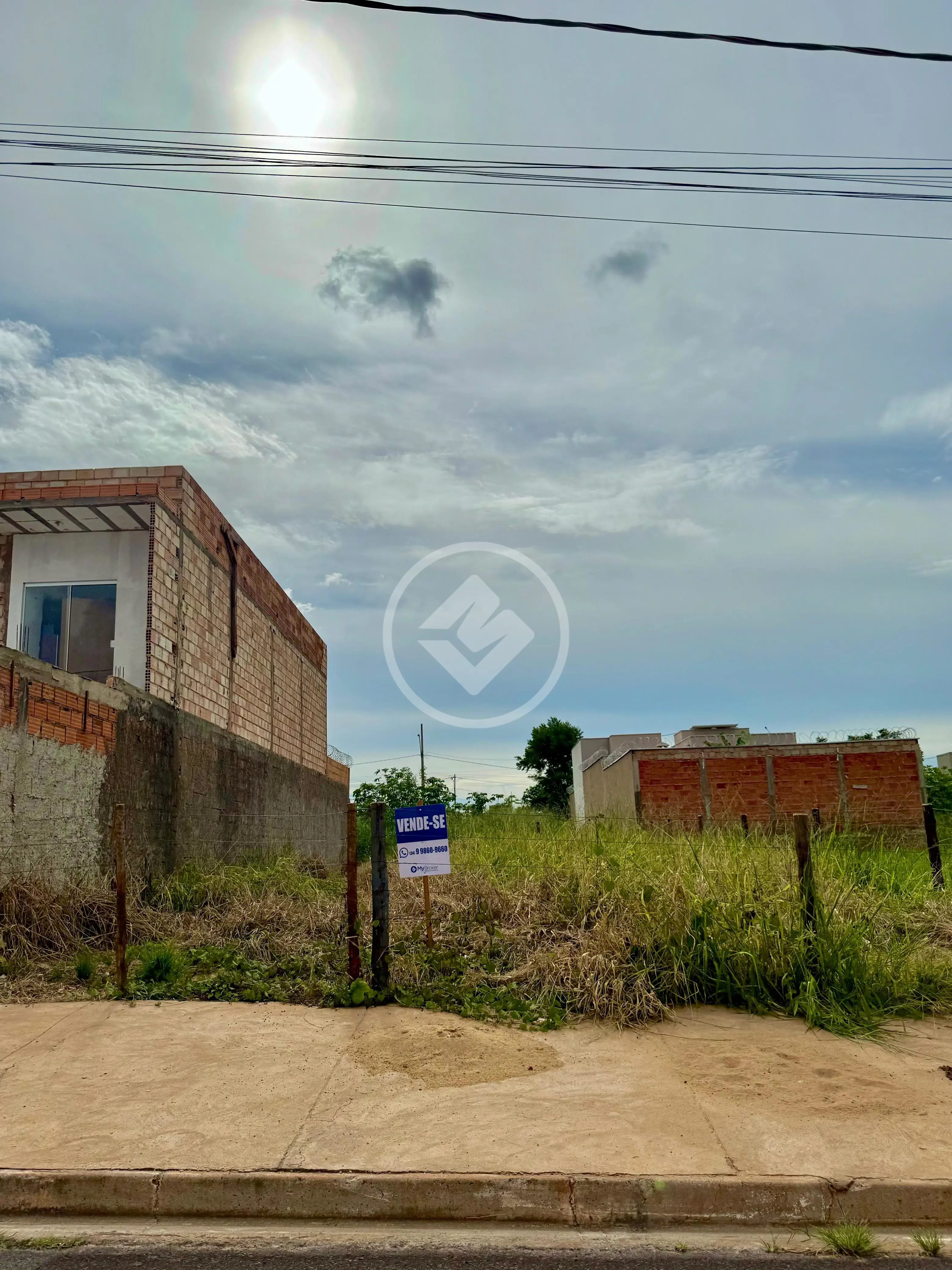 Imagem 1 - Terreno em Loteamento Portal do Vale II, Uberlândia - MG