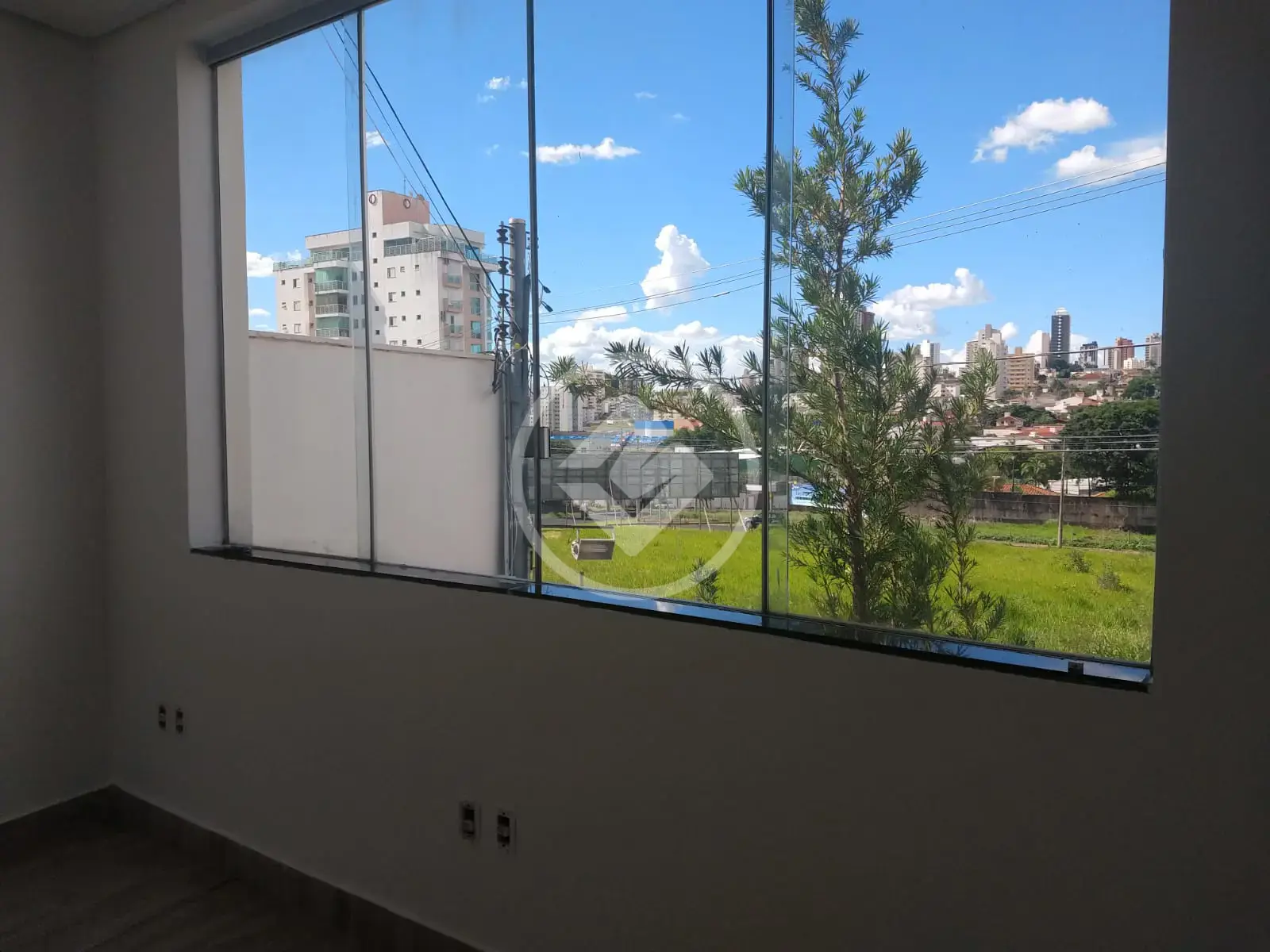 Imagem 1 - Casa Comercial em Morada da Colina, Uberlândia - MG