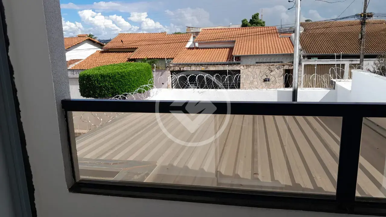 Imagem 5 - Sobrado em Dona Zulmira, Uberlândia - MG