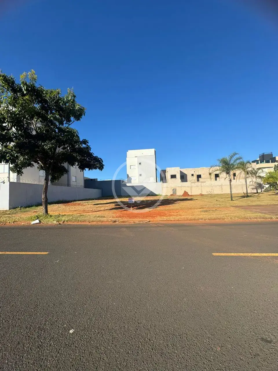 Imagem 1 - Terreno em Novo Mundo, Uberlândia - MG