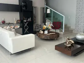 Sobrado Jardim Karaíba, Uberlândia - MG — foto 1