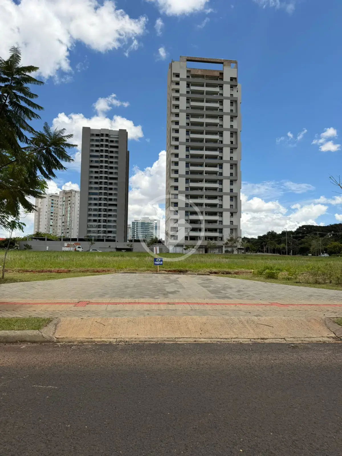 Imagem 1 - Terreno Comercial em GRANJA MARILEUSA, Uberlândia - MG