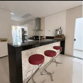 Imagem 2 - Sobrado em BRASIL, Uberlândia - MG