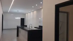 Imagem 2 - Casa em JARDIM HOLANDA, Uberlândia - MG