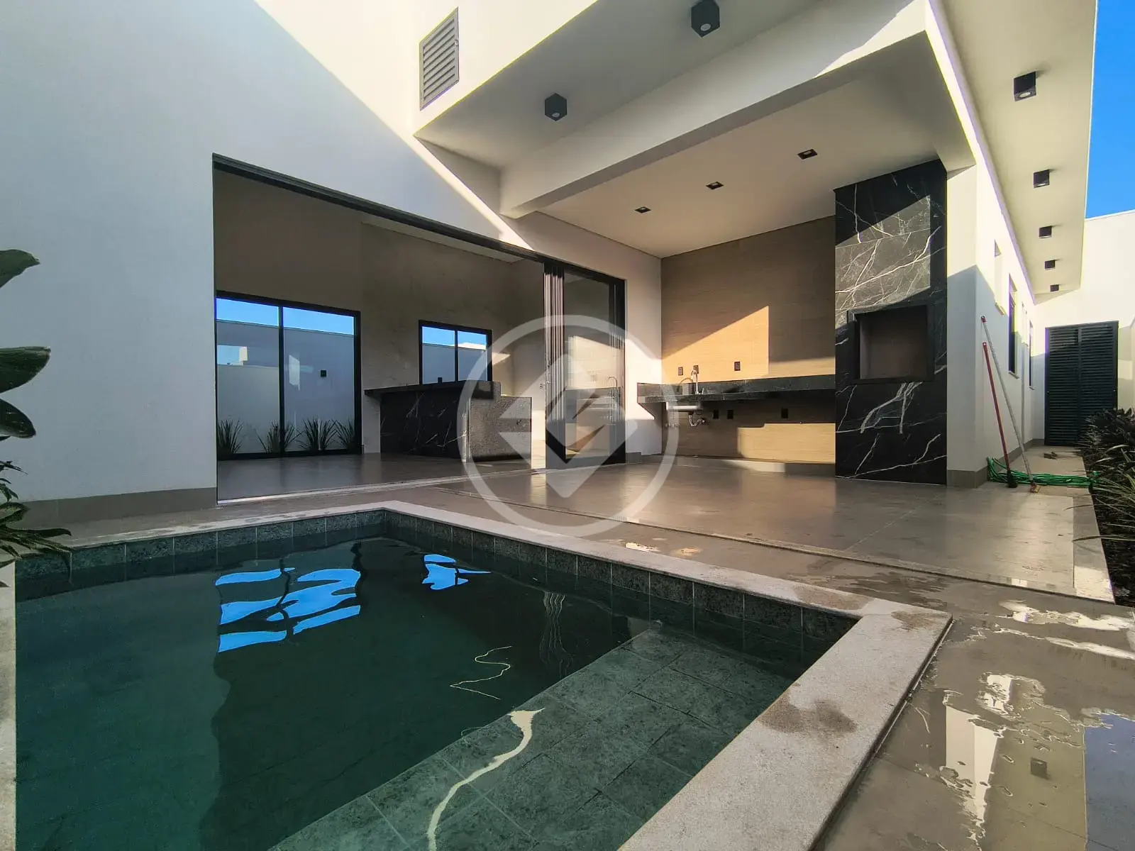 Imagem 1 - Casa Condomínio em Novo Mundo, Uberlândia - MG