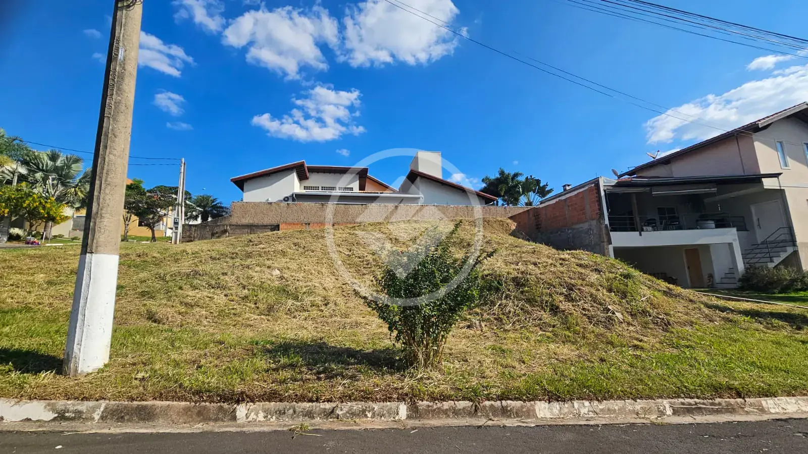 Imagem 1 - Terreno Condomínio em Pinheirinho, Vinhedo - SP
