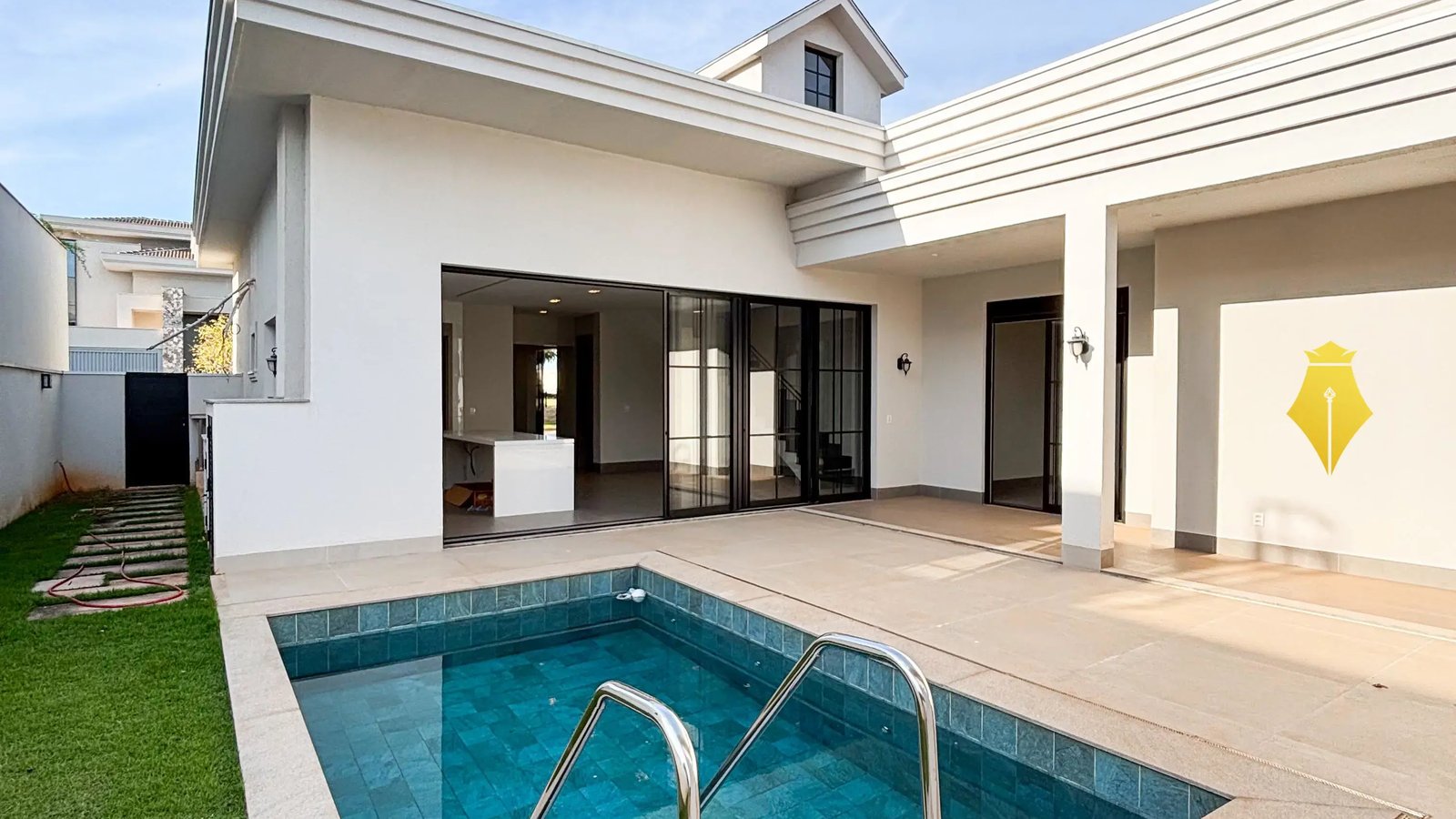 Área de piscina de casa no Condomínio Supremo Itália, no Morada dos Nobres, em Cuiabá