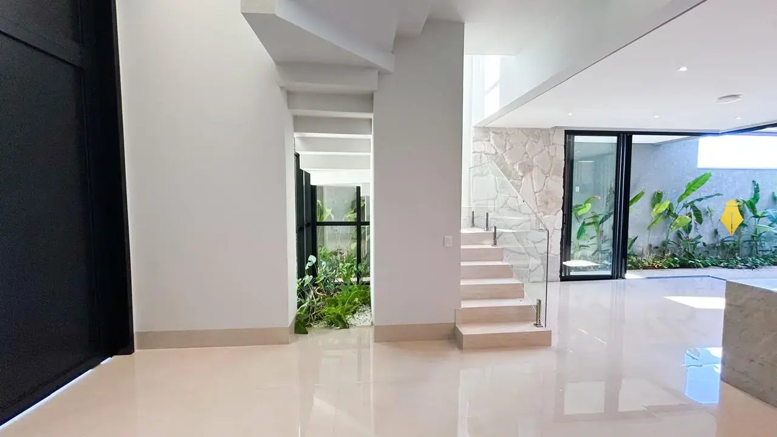 Living integrado a area gourmet em casa de condomínio no Florais Esmeralda, em Cuiabá