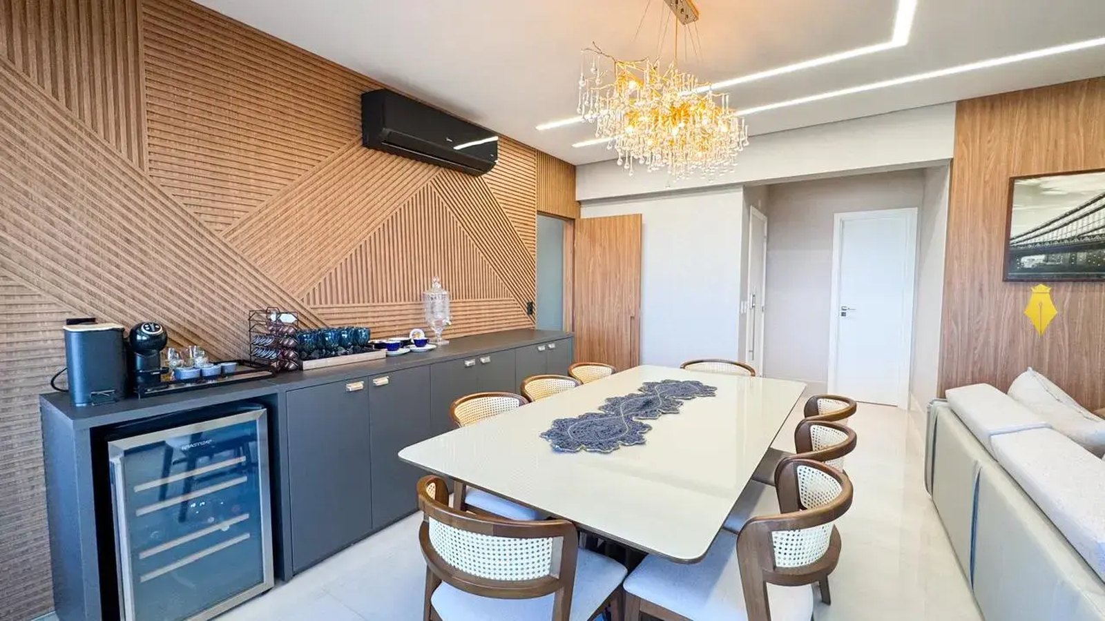 Sala de apartamento no Edifício Harissa, o edifício com o metro quadrado mais alto da carteira